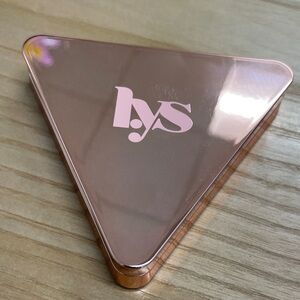LYS Beauty Triple Fix Translucent Setting Powder Triangular Rose Gold Compact